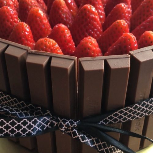 KitKat - Chocolate Cake with Strawberries